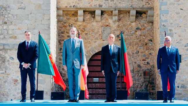 El Rey y el presidente de Portugal reabren la frontera después de tres meses. (Foto: @CasaReal)
