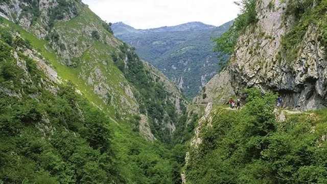 Rutas de senderismo en las mejores montañas de España. (Foto: turismoasturias.es)